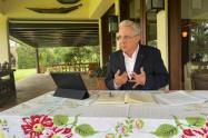 Expresidente Álvaro Uribe Vélez durante el encuentro con la Comisión de la Verdad