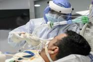 Pacientes Covid esperan una cama UCI 