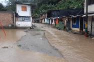 Desborde del río Combiema en Ibagué 