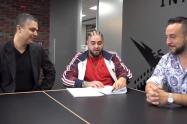 Elemece firma con WKMX