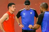 Laurent Blanc, técnico del Al-Rayyan, y James Rodríguez