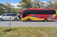 Choque de bus de Rápido Tolima y Vans de Flota Huila dejó 7 lesionados en la variante Ibagué – Bogotá
