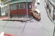 Taxi se choca tras robar a un ciclista 