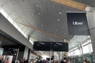 Publicidad de Uber en aeropuerto El Dorado 