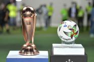 Trofeo y balón Copa BetPlay