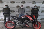 Motocicleta KTM recuperada.