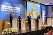 Precandidatos presidenciales foro Diario La República 