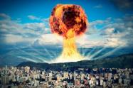Explosión de bomba atómica en guerra nuclear 