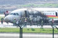 El aeropuerto indicó en un comunicado que unos 40 pasajeros con heridas leves fueron enviados a centros médicos. 