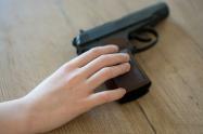 Menor portaba pistola en colegio