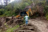 Maquinaria amarilla atiende municipios del Huila afectados por las lluvias