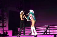 Karol G y Anahí en concierto de México
