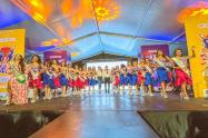 Imposición de bandas al 'Reinado Municipal del Folclor'