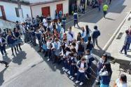 Estudiantes protestan Herveo