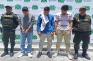 ¡Robaban en gavilla! Tres sujetos fueron capturados por robar a una mujer en Mirolindo