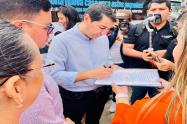 Firma de la posesión del secretario de Desarrollo Social Comunitario