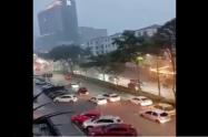 Inundaciones por fuertes lluvias en la calle 60 de Ibagué