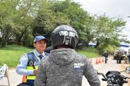 Agentes de tránsito en estrategia contra la accidentalidad en las vías