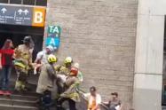 Madre se habría lanzado con su hija al Metro