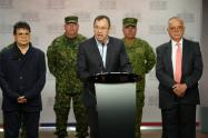 Ministros Prada, Velásquez y Comisionado de Paz