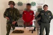  Capturaron sujeto con arma traumática y con gran cantidad de estupefacientes en Dolores