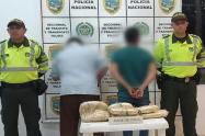 ¡Qué belleza de familia! Sorprendieron a padre e hijo movilizando 11 kilogramos de base de coca por el peaje de Gualanday