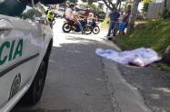 Falleció hombre que iba colgado de una tractomula, resbaló y cayó en el sector de Picaleña