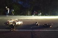Violento accidente de tránsito entre un taxi y una motocicleta dejó dos fallecidos y cuatro lesionados en Saldaña