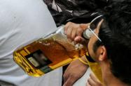 Menores de edad consumiendo licor