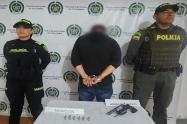 Sorprendieron sujeto armado por el barrio Centenario de Fresno