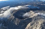 Situación del Volcán Nevado del Ruiz obliga a enviar a estudiantes a clases virtuales en tres municipios de Caldas. 