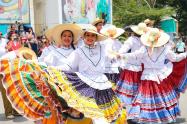 Comparsa Festival folclórico Colombiano