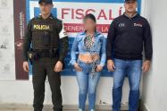 Capturan mujer que le pegó a su hija