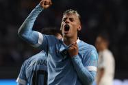 Uruguay celebrando el gol ante Italia en la final del Mundial sub 20.