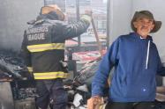 Pareja de abuelitos lo perdió todo tras incendio estructural en Aguamarina
