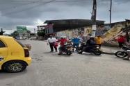 Bloqueo vial en el barrio Restrepo