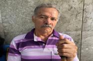 Adulto mayor solicita cirugia de ojos