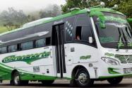 ¡Pánico en la vía a Ibagué! Armados atracaron a pasajeros de una buseta