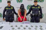Con cigarrillos de marihuana y celular en mano, así cayó ‘La Mona’ en Ibagué
