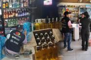 Cierran cinco locales en el Tolima por venta de licor adulterado y cigarrillos de contrabando