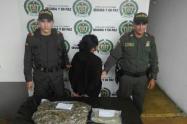 mujer-fue-sorprendida-transportando-dos-mil-dosis-de-marihuana-en-el-sur-de-ibague.jpg