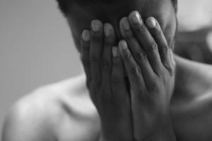 Abuso sexual a un hombre