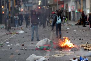 Impactantes imagenes de encapuchados y vandalismo en paro nacional / 21 de enero