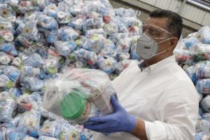 Orozco indicó que de los kits, 65 mil serán entregados en los 46 municipios del Tolima y 40 mil en Ibagué