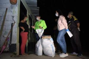 Entrega de mercados en Ibague.