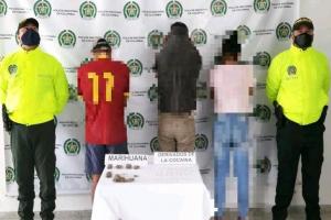 Allanaron dos viviendas y se realizaron tres capturas por microtráfico en Ambalema