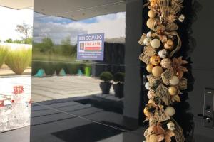 Fiscalía desarticuló red señalada de lavar activos para el Clan del Golfo y ocupó bienes por más de $4 billones.