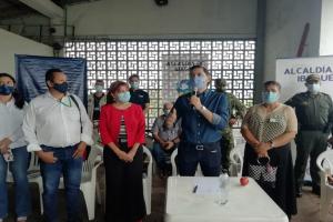 Alcalde Hurtado en las plazas de mercados 2021