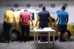 Capturaron cuatro sujetos armados en un taxi sobre la vía Carmen de Apicalá – Melgar