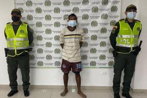 ¡Qué tal esto! Sorprendieron a habitante de la calle violando un abuelito en El Espinal